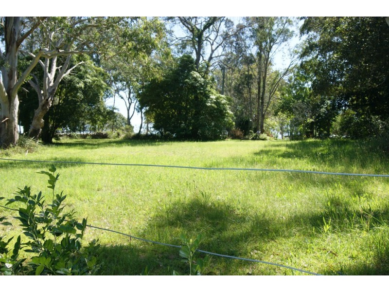 30 Caswell Crescent, Tanilba Bay NSW 2319