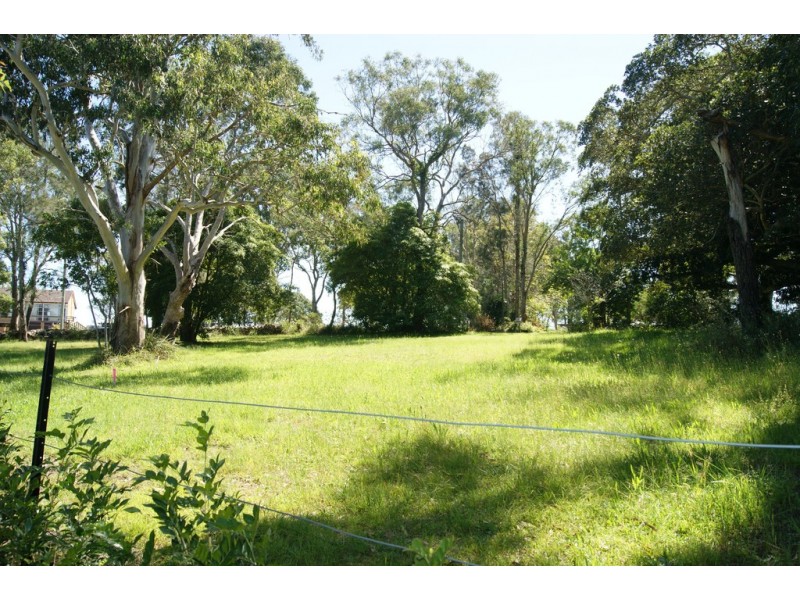 30 Caswell Crescent, Tanilba Bay NSW 2319