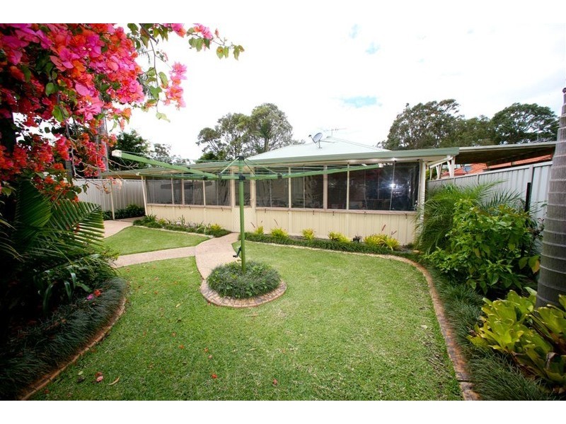 35 Boyd Avenue, Lemon Tree Passage NSW 2319