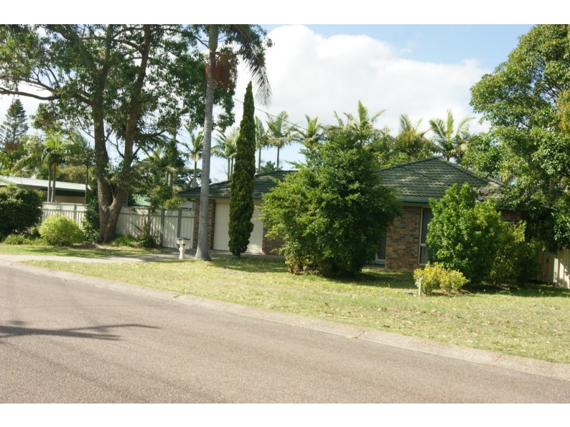 42 Poilus Parade, Tanilba Bay NSW 2319