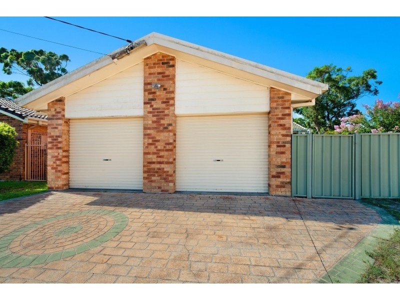 14 Monash Close, Tanilba Bay NSW 2319