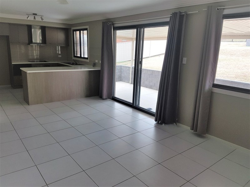 16 Elliott Close, Raymond Terrace NSW 2324