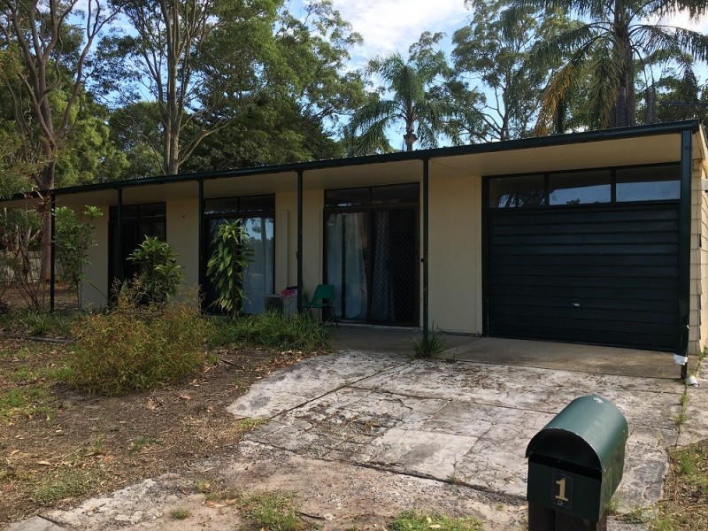 1 Lloyd George Grove, Tanilba Bay NSW 2319