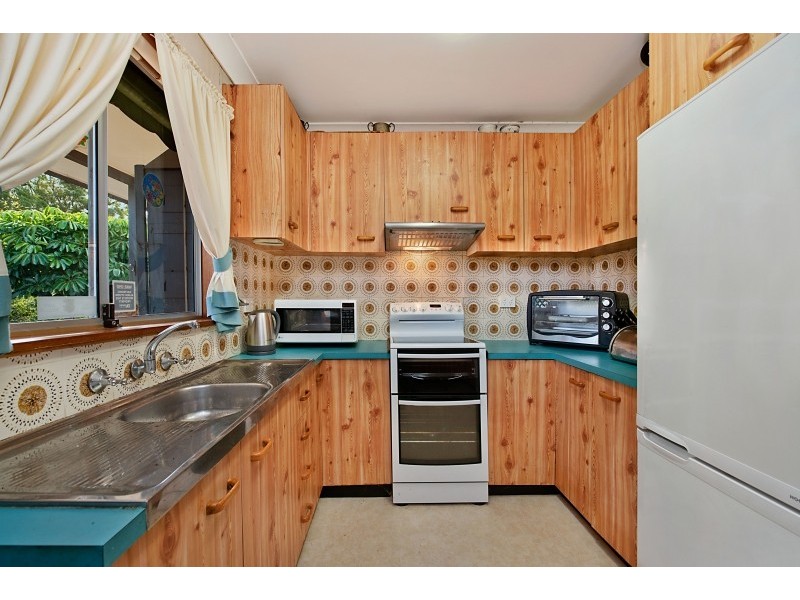 8 Beach Road, Lemon Tree Passage NSW 2319