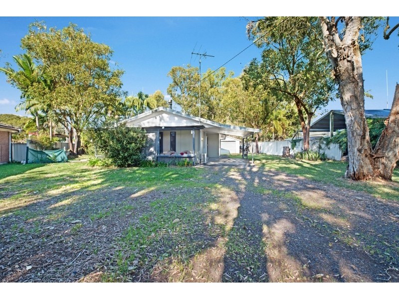 17 Cambridge Avenue, Lemon Tree Passage NSW 2319