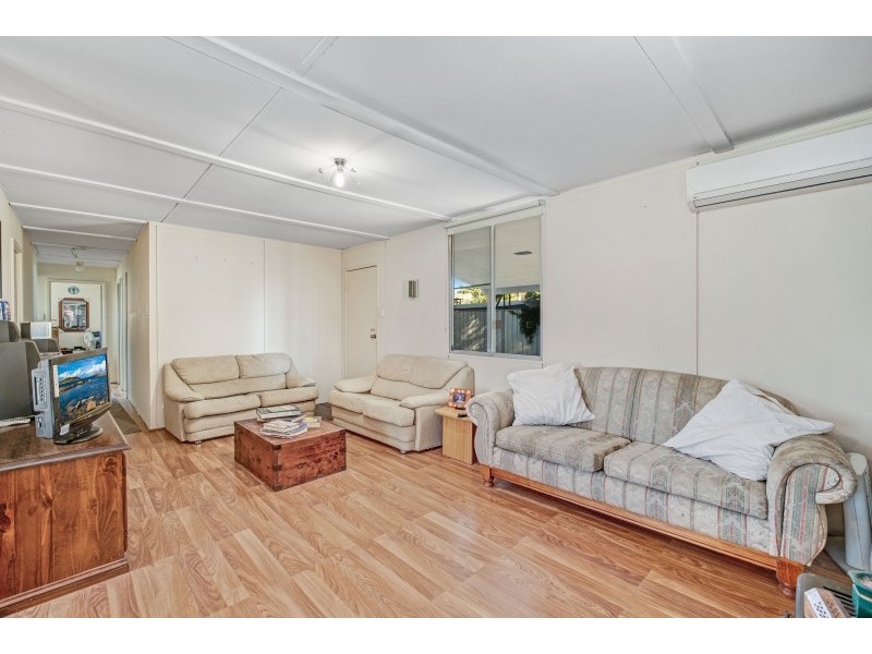17 Cambridge Avenue, Lemon Tree Passage NSW 2319