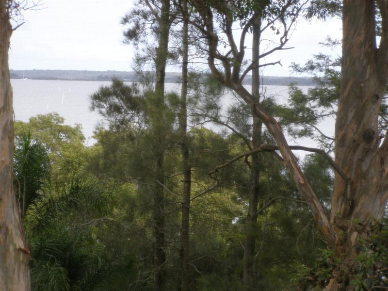 6 Caswell Crescent, Tanilba Bay NSW 2319
