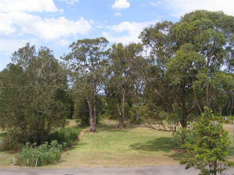 12 Beach Road, Lemon Tree Passage NSW 2319