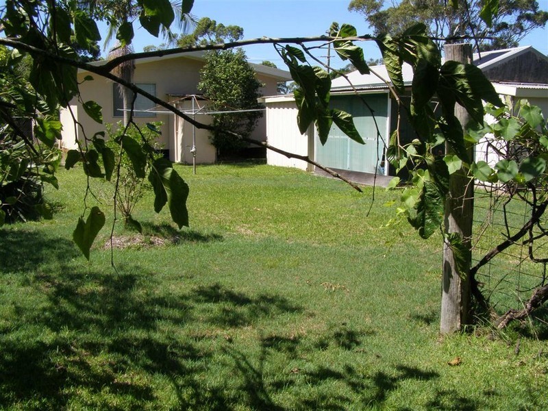 5 Tilligerry Track, Tanilba Bay NSW 2319