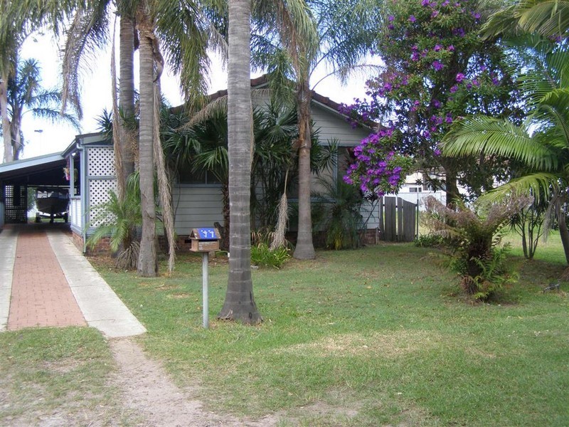 77 Avenue of the Allies, Tanilba Bay NSW 2319