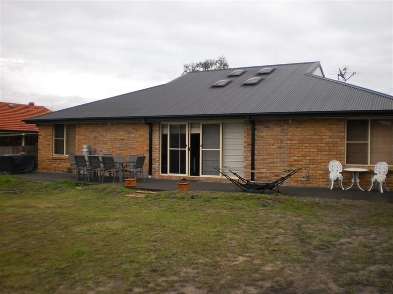 6 Wychewood Avenue, Mallabula NSW 2319