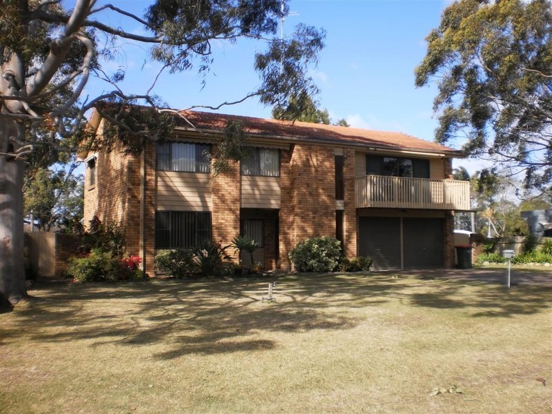 42 Clemenceau Crescent, Tanilba Bay NSW 2319