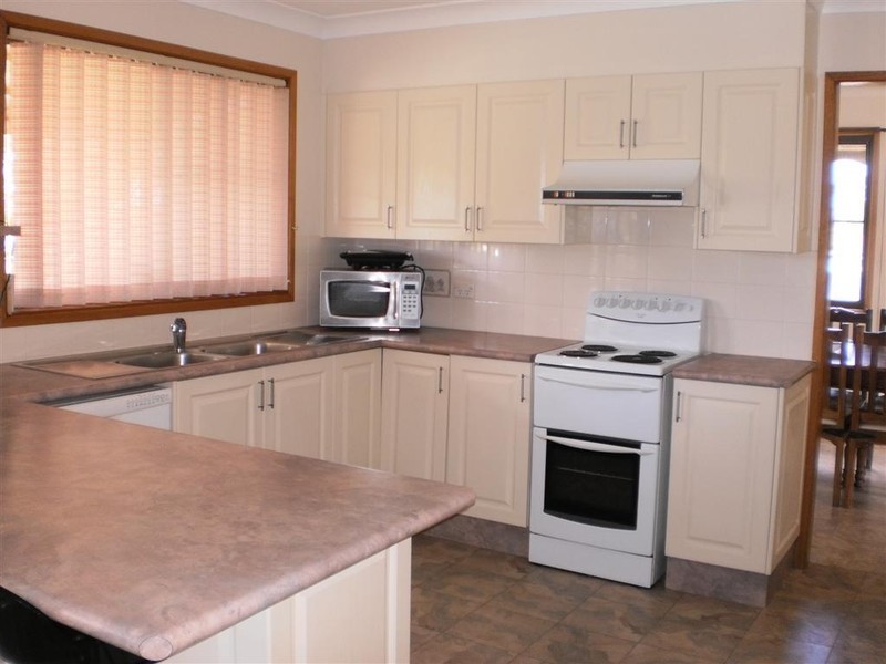 42 Clemenceau Crescent, Tanilba Bay NSW 2319