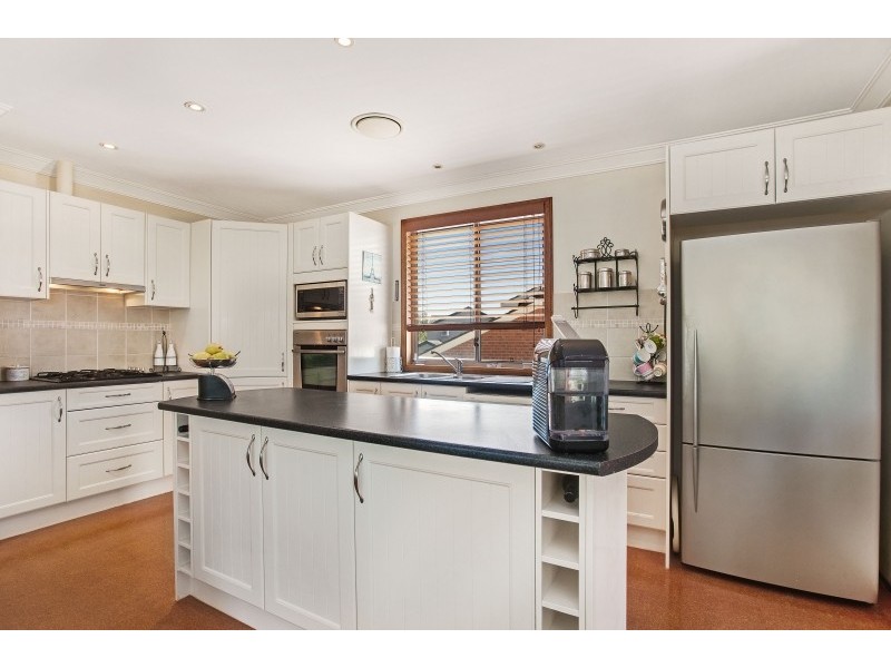42 Caswell Crescent, Tanilba Bay NSW 2319
