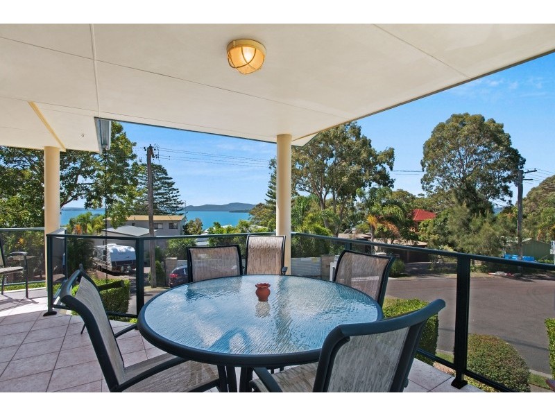 42 Caswell Crescent, Tanilba Bay NSW 2319