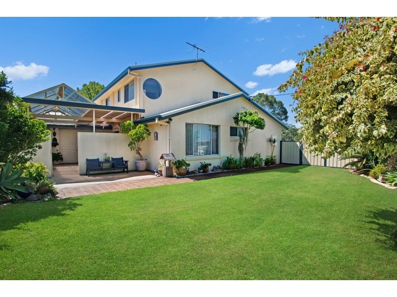 42 Caswell Crescent, Tanilba Bay NSW 2319