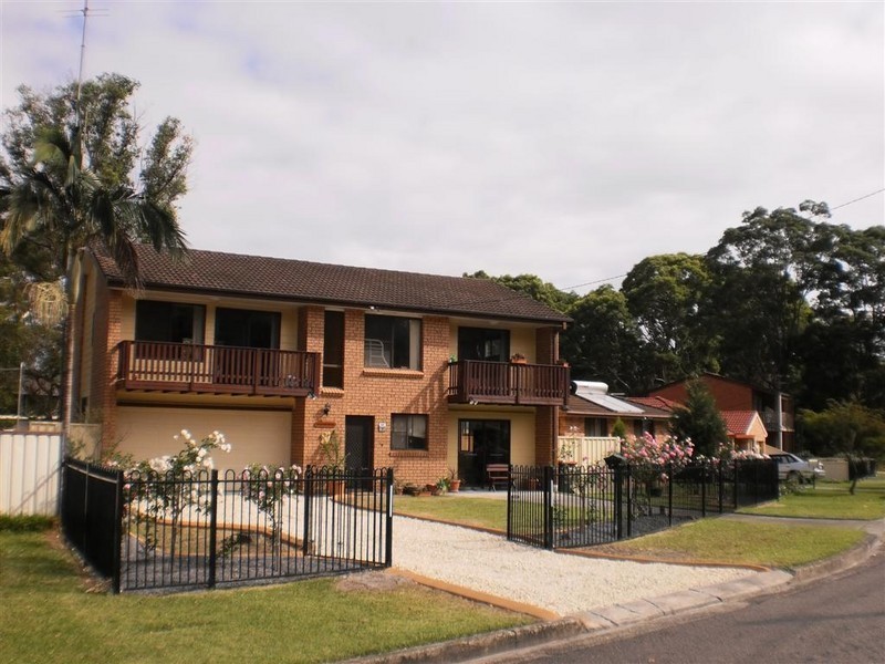38 Boyd Avenue, Lemon Tree Passage NSW 2319