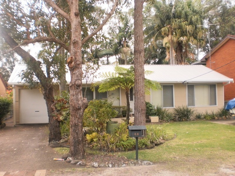 44 Francis Avenue, Lemon Tree Passage NSW 2319