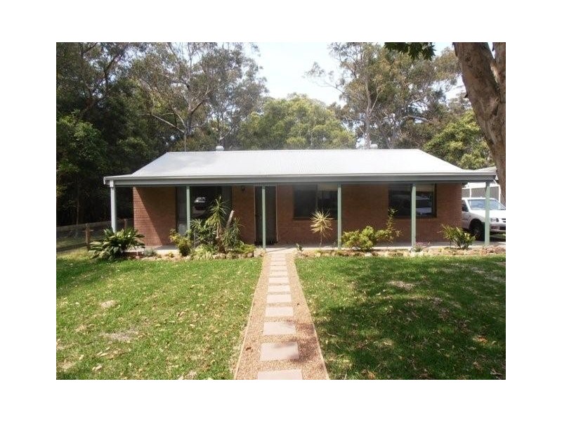 21 Helen Avenue, Lemon Tree Passage NSW 2319