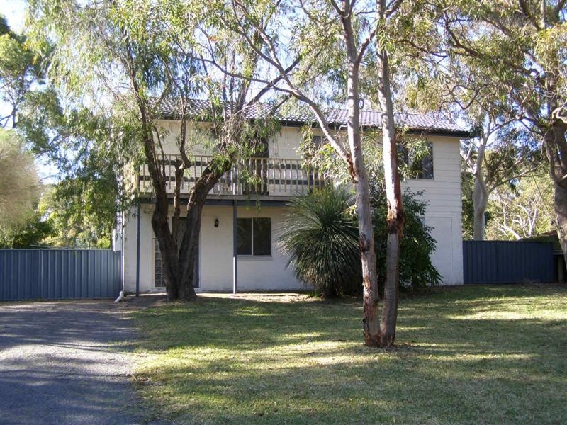 7 Lloyd George Grove, Tanilba Bay NSW 2319