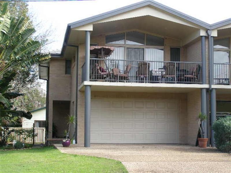 1/3 Tanilba Avenue, Tanilba Bay NSW 2319