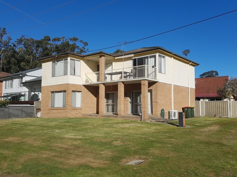 70 Peace Pde, Tanilba Bay NSW 2319