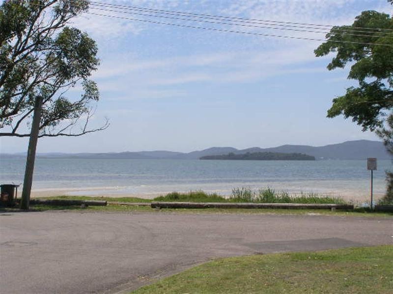 70 Peace Pde, Tanilba Bay NSW 2319