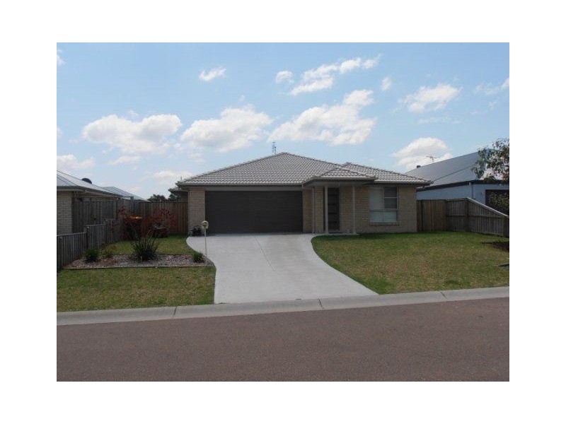 5 Matilda Avenue, Tanilba Bay NSW 2319