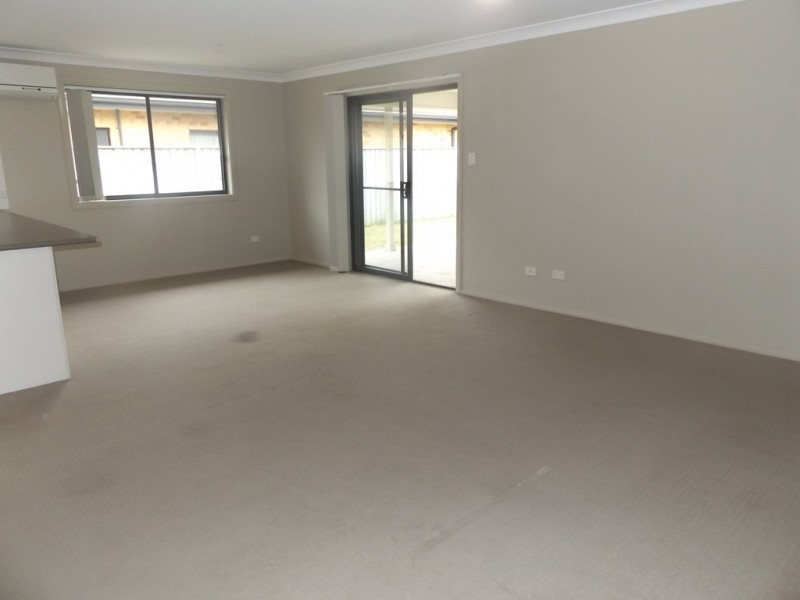 40 Brittania Drive, Tanilba Bay NSW 2319