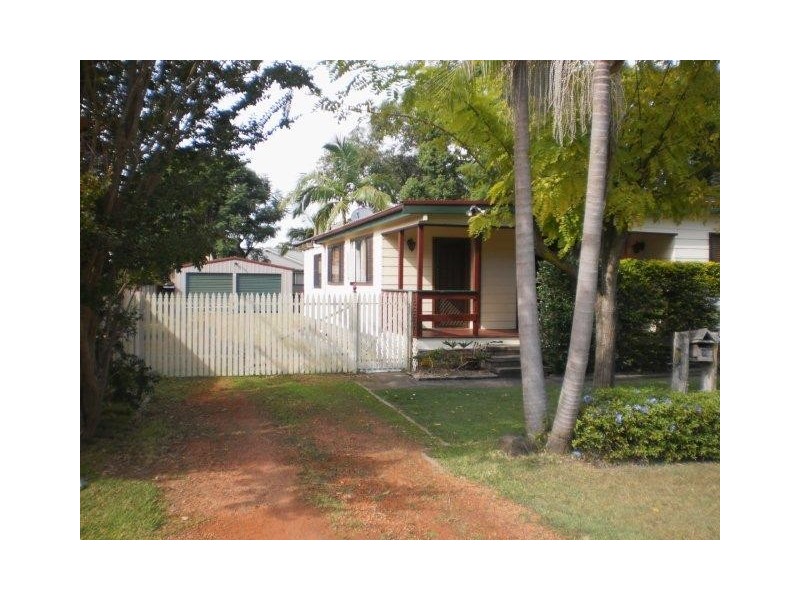 90 Clemenceau Crescent, Tanilba Bay NSW 2319