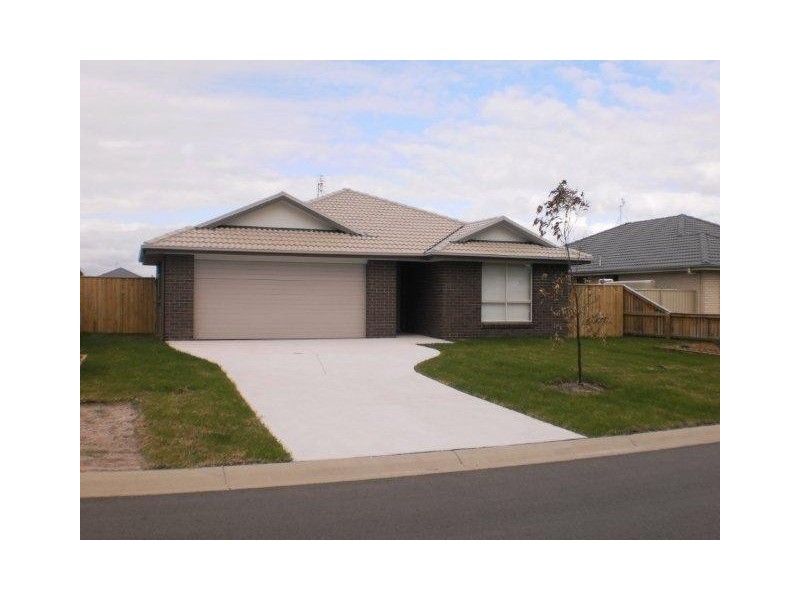 8 Nepean Way, Tanilba Bay NSW 2319