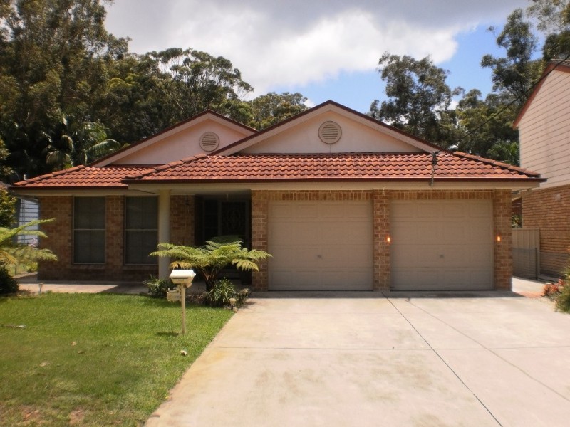 16 Paroa Avenue, Lemon Tree Passage NSW 2319