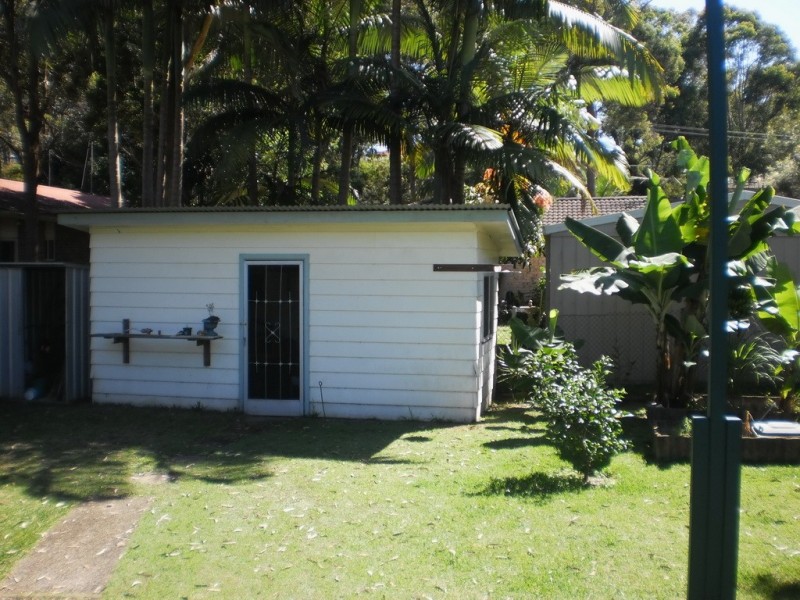 14 Paroa Avenue, Lemon Tree Passage NSW 2319