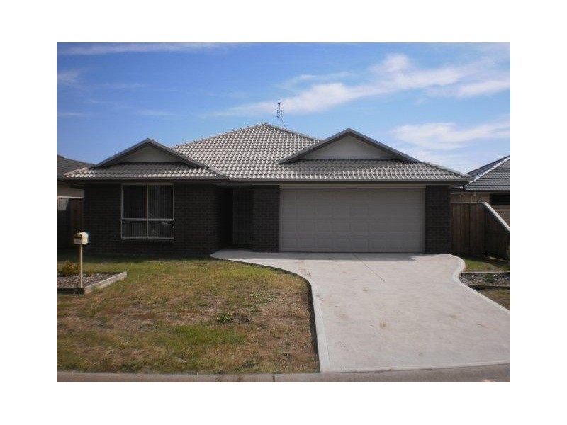 41 Broughton Circuit, Tanilba Bay NSW 2319