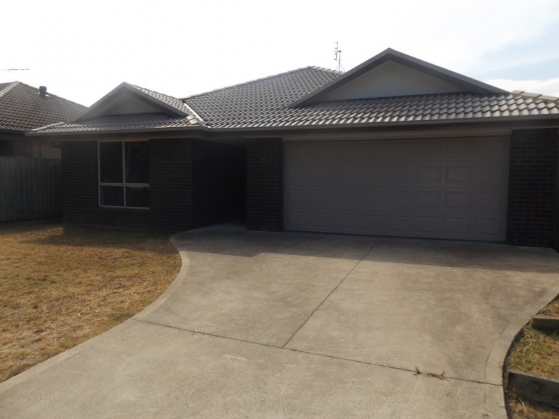 41 Broughton Circuit, Tanilba Bay NSW 2319