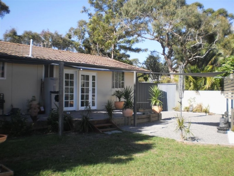 22 Lloyd George Grove, Tanilba Bay NSW 2319