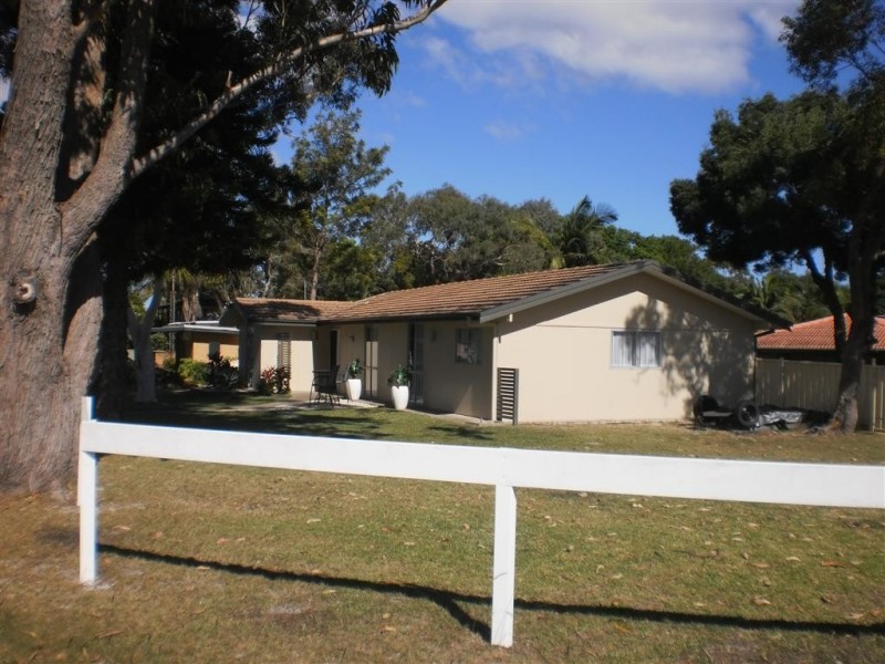 22 Lloyd George Grove, Tanilba Bay NSW 2319