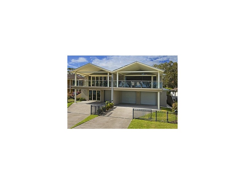 52 Peace Parade, Tanilba Bay NSW 2319