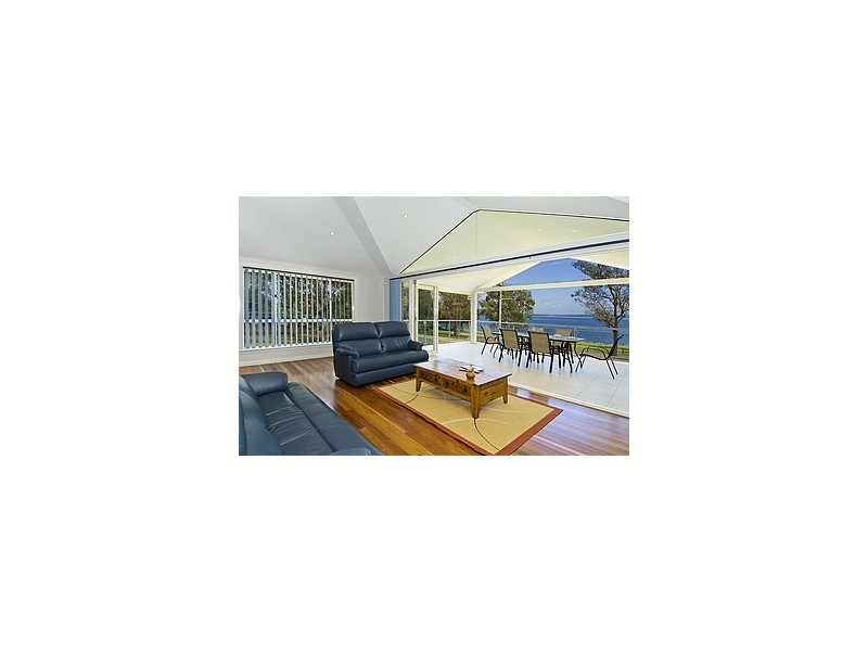 52 Peace Parade, Tanilba Bay NSW 2319