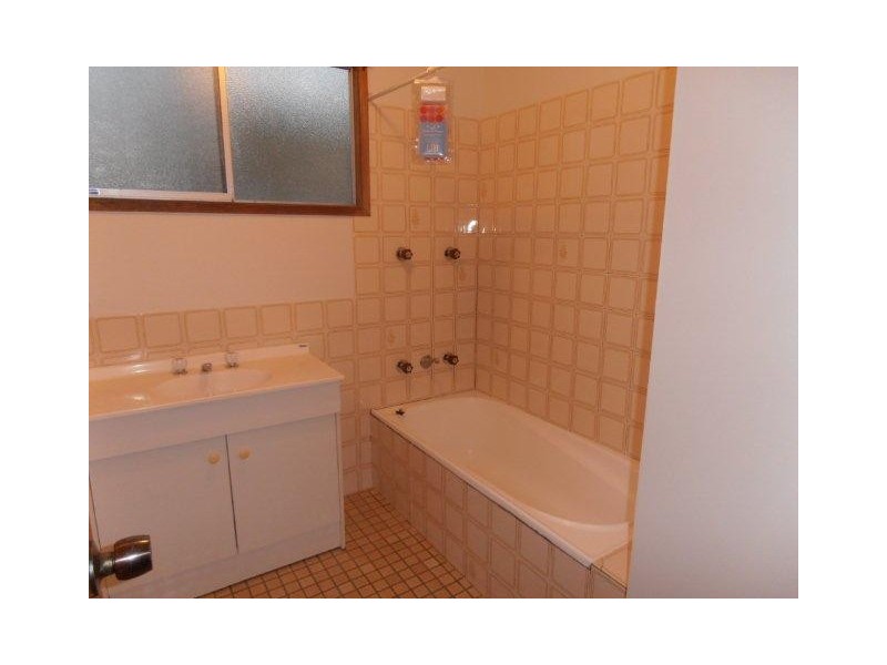 37 Chris Avenue, Salt Ash NSW 2318