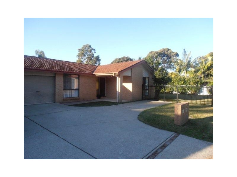 2/8 Tilligerry Track, Tanilba Bay NSW 2319