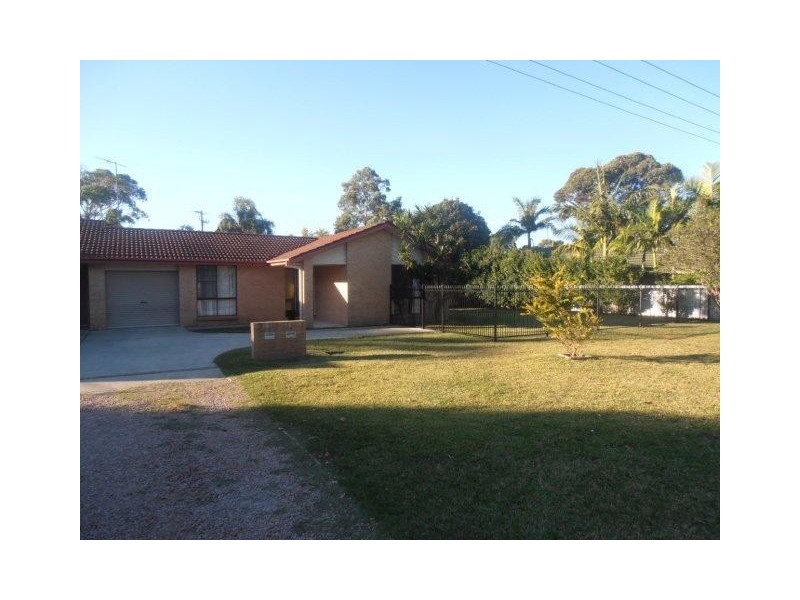 2/8 Tilligerry Track, Tanilba Bay NSW 2319