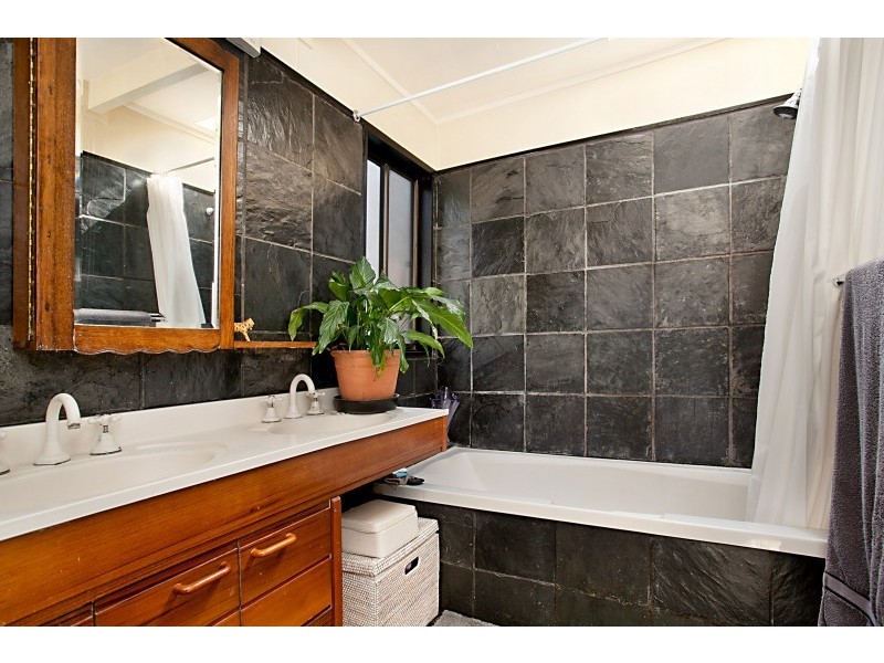 24 Admiralty Avenue, Tanilba Bay NSW 2319