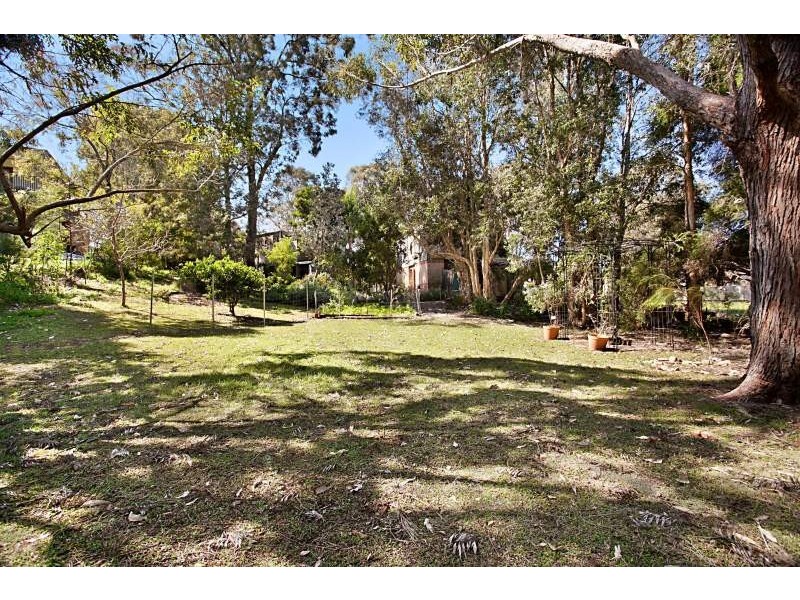 24 Admiralty Avenue, Tanilba Bay NSW 2319