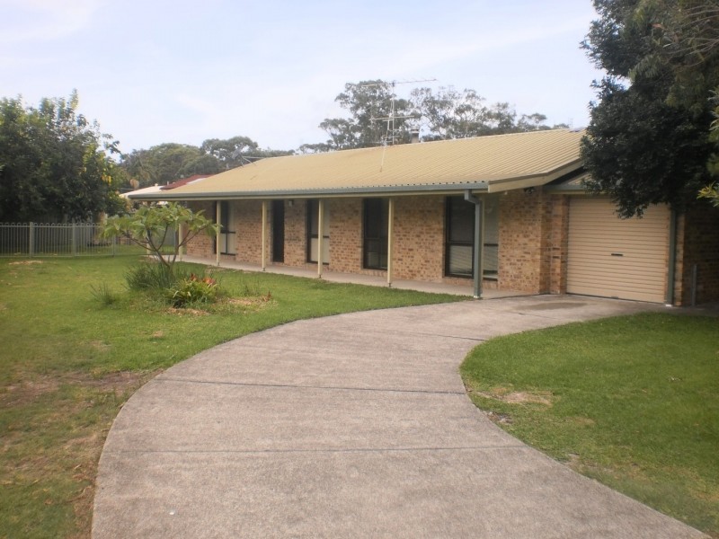 13 Elaine Avenue, Lemon Tree Passage NSW 2319