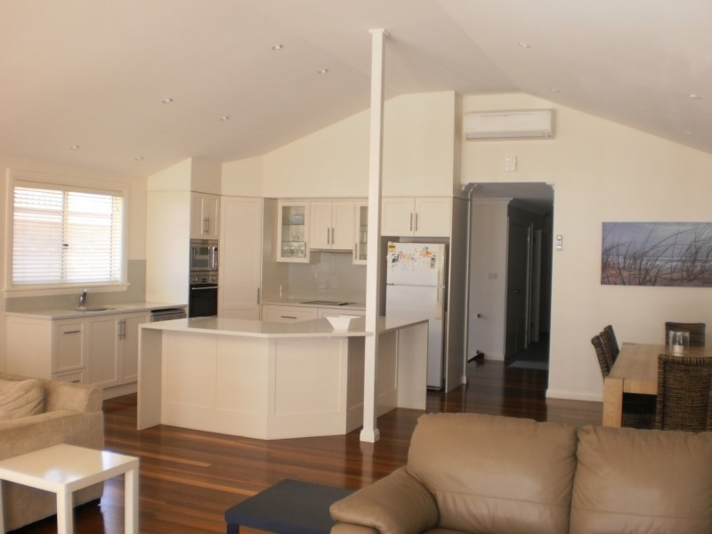 52a Peace Parade, Tanilba Bay NSW 2319