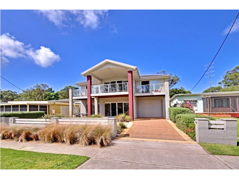 14 Peace Parade, Tanilba Bay NSW 2319