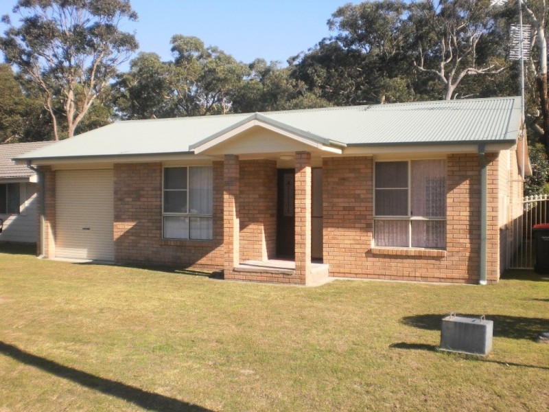 8 Torpey Avenue, Lemon Tree Passage NSW 2319