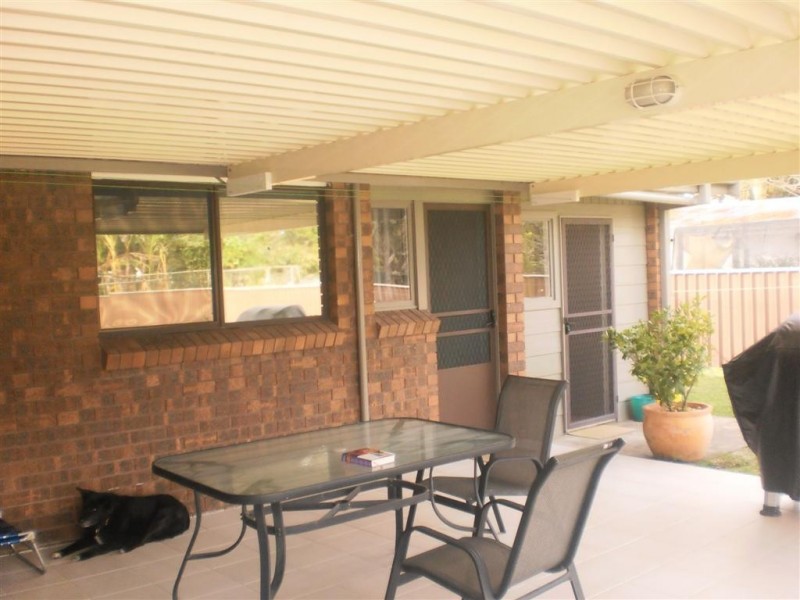 18 Pershing Place, Tanilba Bay NSW 2319