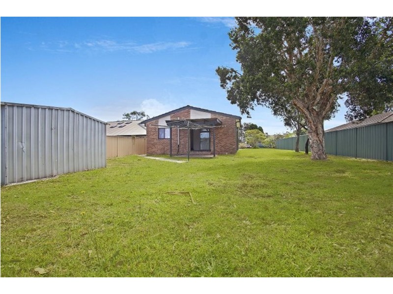 8 Wychewood Avenue, Mallabula NSW 2319